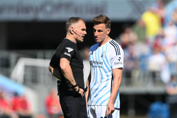 他与卢卡的 他与卢卡的