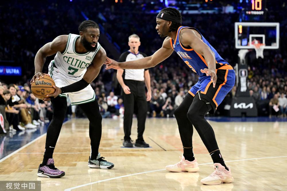 足球市场产 足球市场产