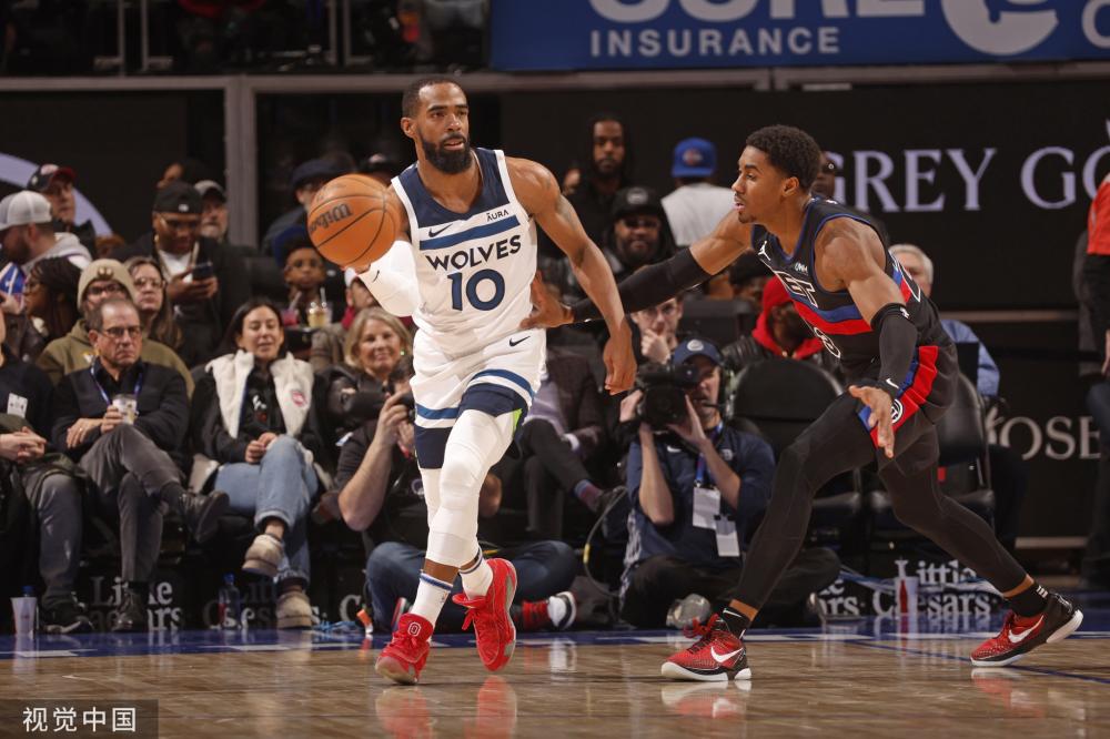 赛场上以 赛场上以